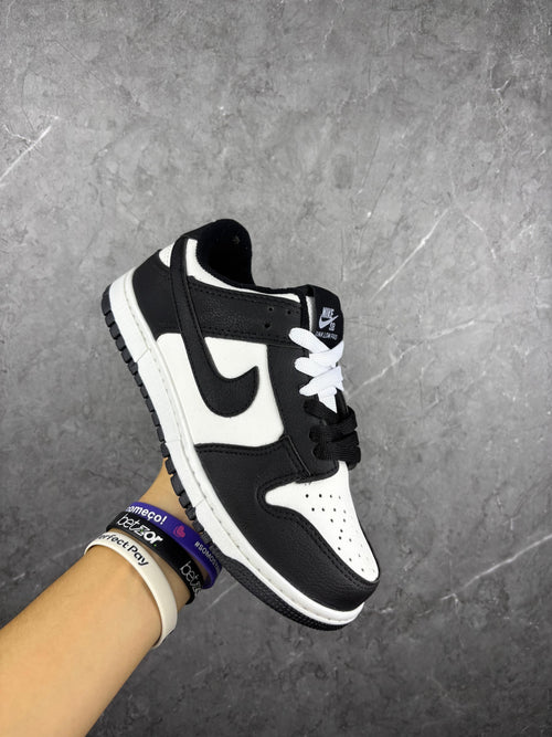 Nike Dunk SB (Linha Premium) - Preto/Branco